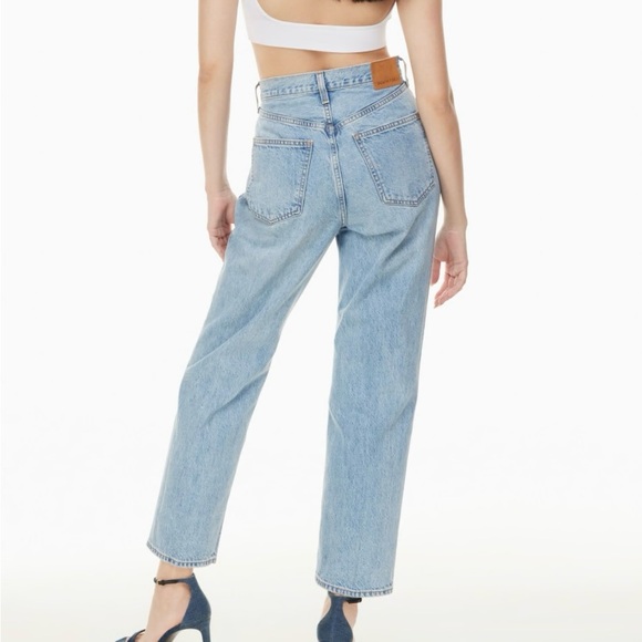 DENIUM FORUM JONI HIGH RISE LOOSE JEAN 29L size 24 colour is 7 years. - Picture 2 of 2